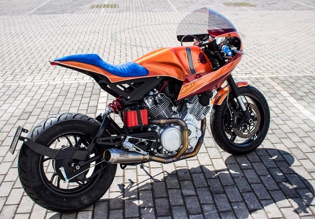 Зовите его Akatombo: кафе-рейсер-беспредельщик на базе Yamaha Virago