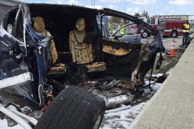 Смертельная авария с Tesla Model X: оказывается, автопилот работал…