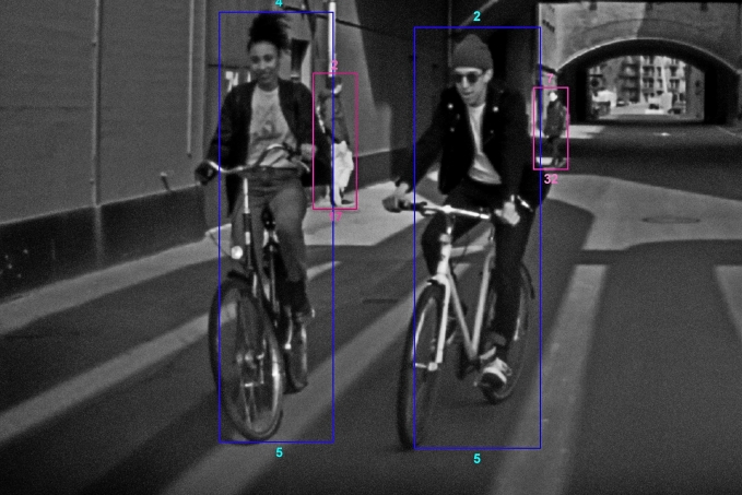 Московская Фотобиеннале покажет фотографии, сделанные лауреатом Пулитцеровской премии с помощью штатной камеры автомобиля Volvo