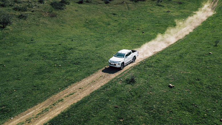 Обновлённый Mitsubishi L200. «Плачущие» фонари и бьющиеся сердца